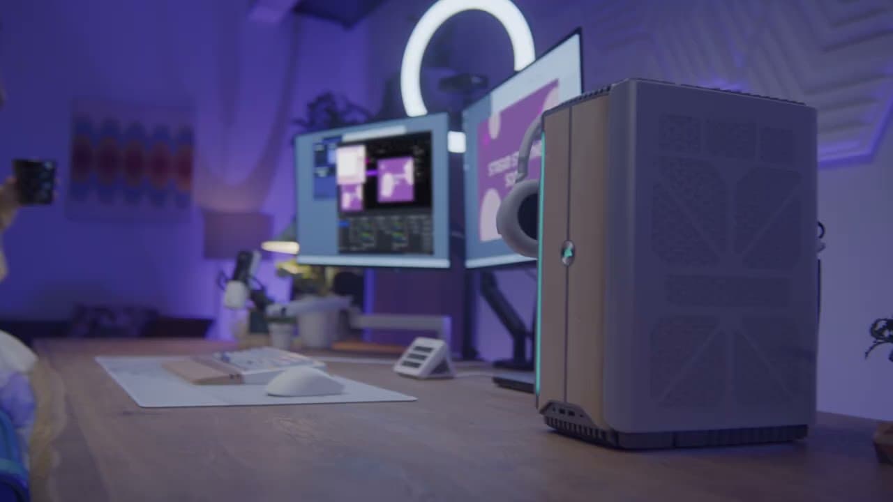 Still from CORSAIR ONE i500 PC